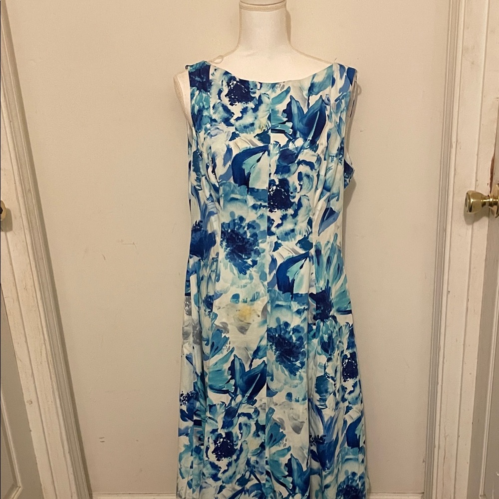 London Style Blue and White Floral Maxi Dress